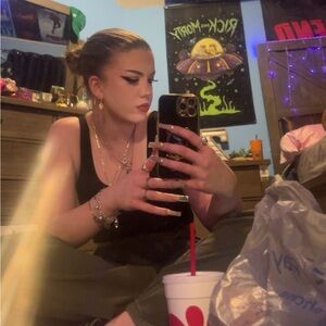 Meet your Posher, Zoe